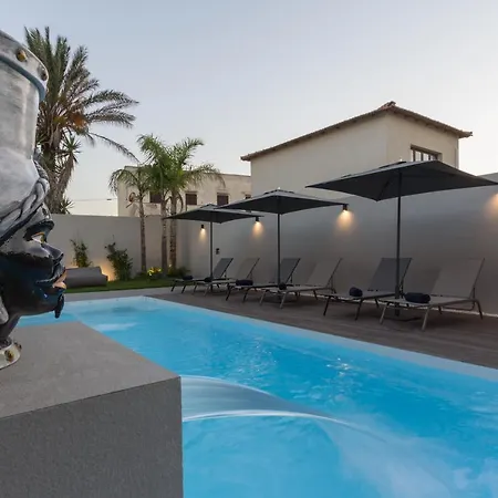 Konukevi Giafra Luxury